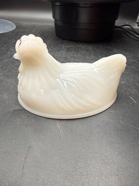Hazel Atlas Milkglass Hen Top Only 1940’s